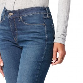 Women's Curve Shaping Straight Jeans