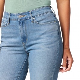 Women's mid-rise slim shorts